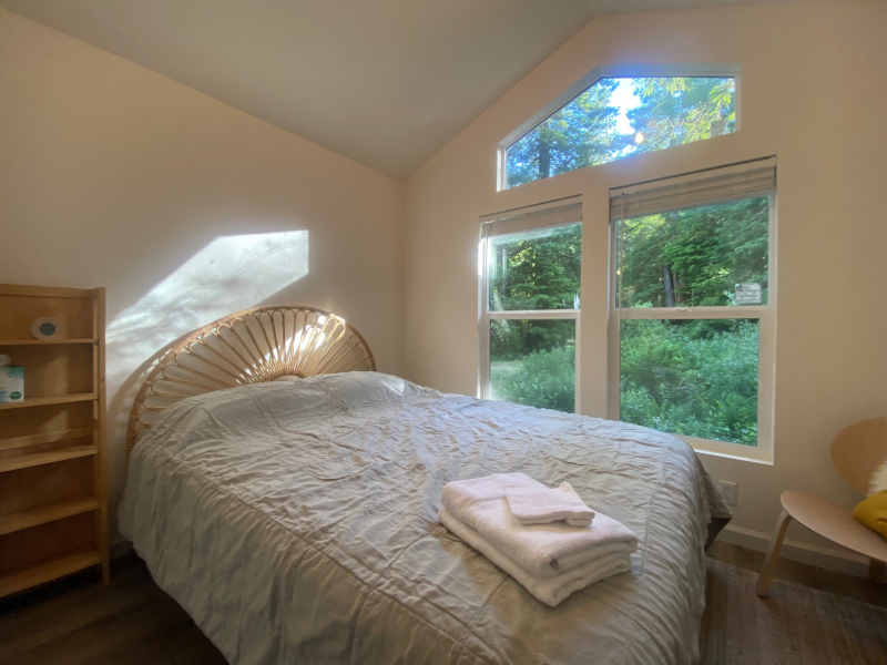 Master bedroom in the Grey Fox cabin